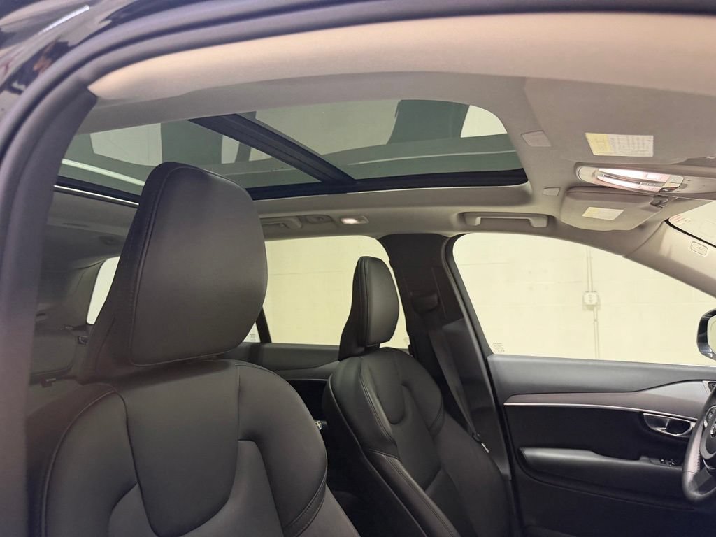 Used 2024 Volvo XC90 B5 Core w/ Protection Package Premier AWD/4WD image 45