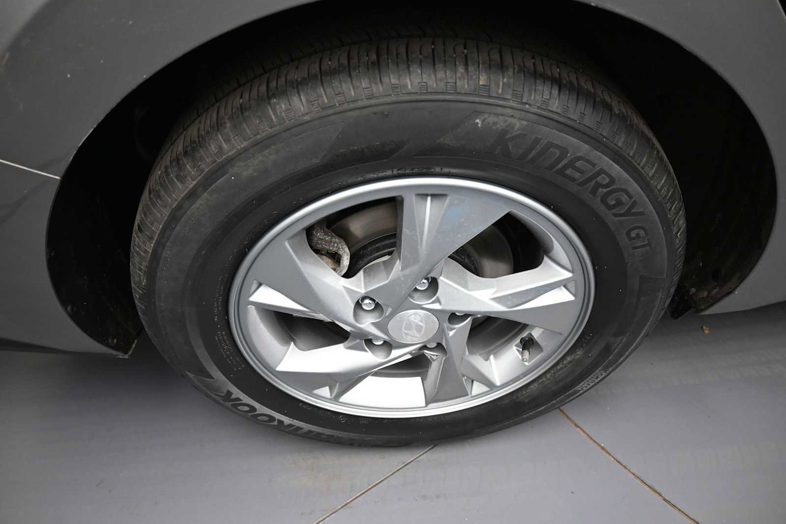 Certified 2023 Hyundai Elantra SE FWD image 13