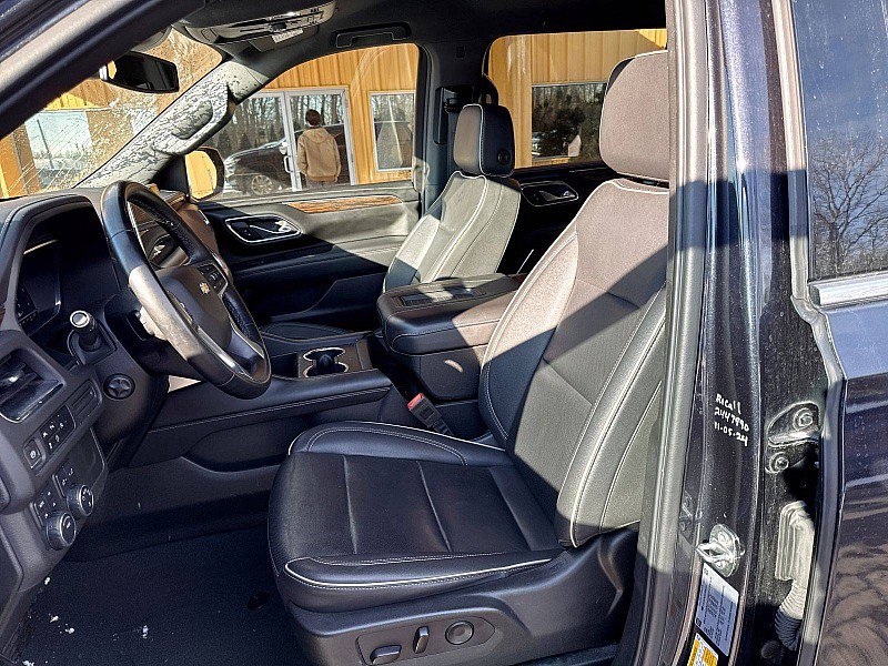Used 2023 Chevrolet Suburban Premier AWD/4WD image 10