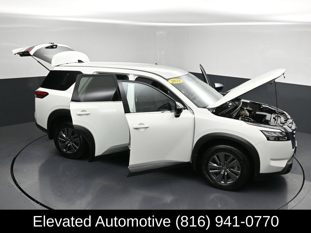 Used 2024 Nissan Pathfinder S AWD/4WD image 29