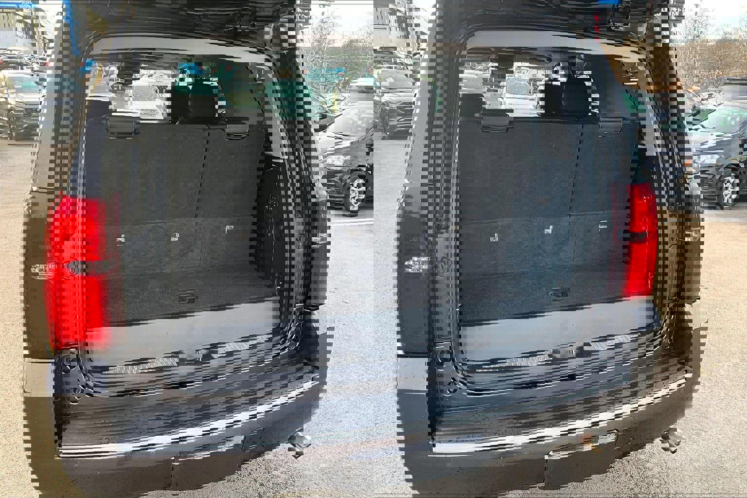 Used 2017 Chevrolet Tahoe LT image 4