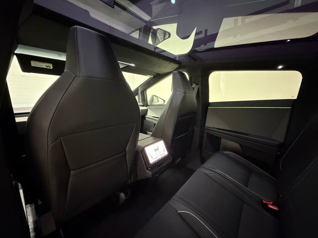 Used 2024 Tesla Cybertruck AWD Crew Cab image 41
