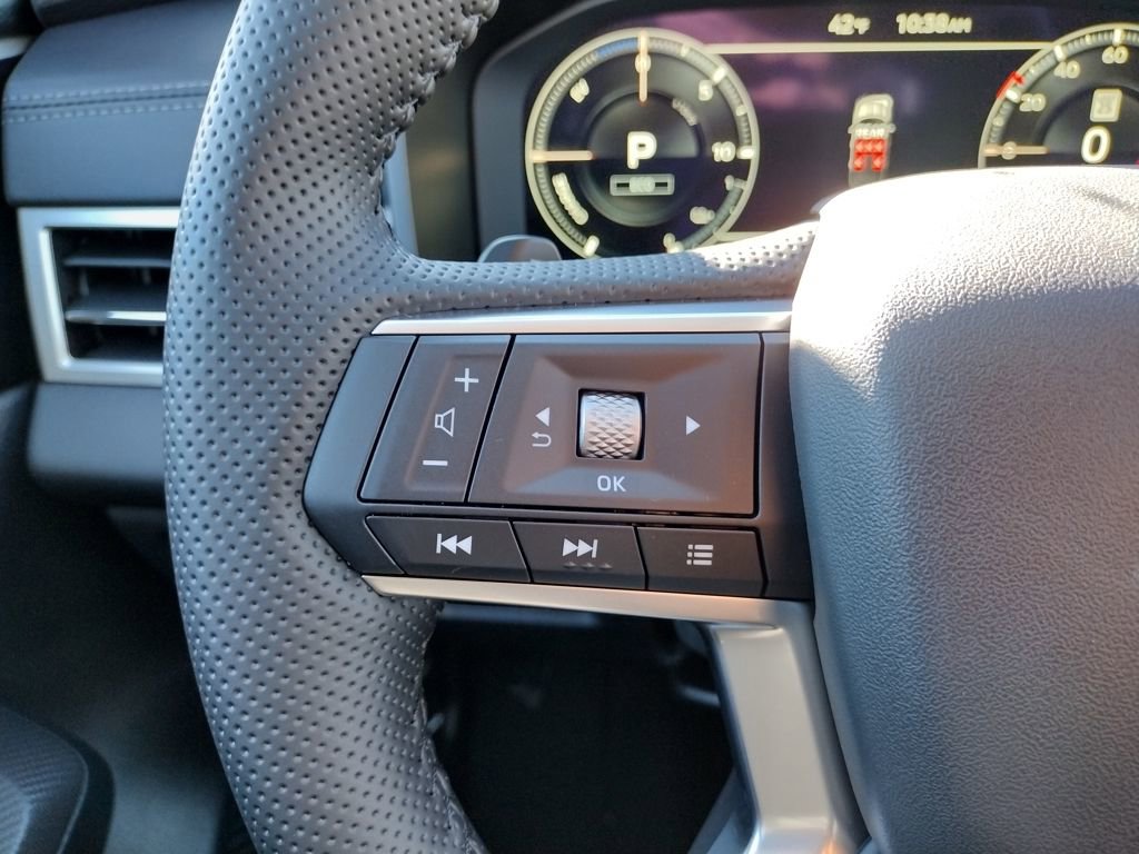 New 2025 Mitsubishi Outlander SE image 29