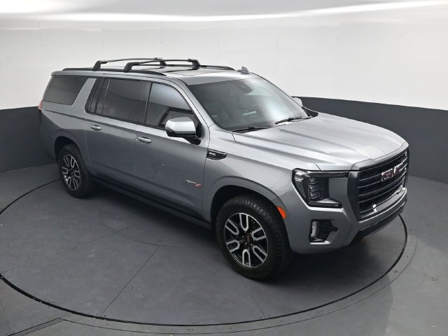 Used 2023 GMC Yukon XL AT4 w/ AT4 Premium Package AWD/4WD image 24