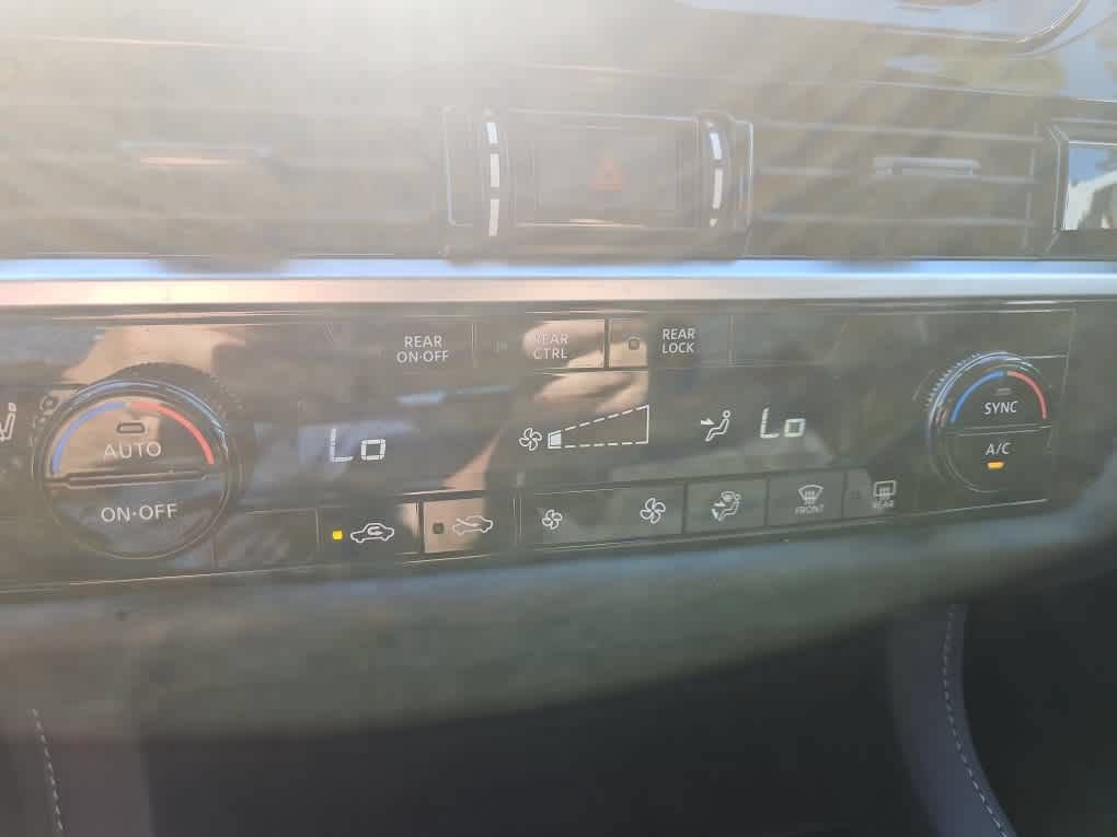 Used 2024 Nissan Pathfinder SV FWD image 16