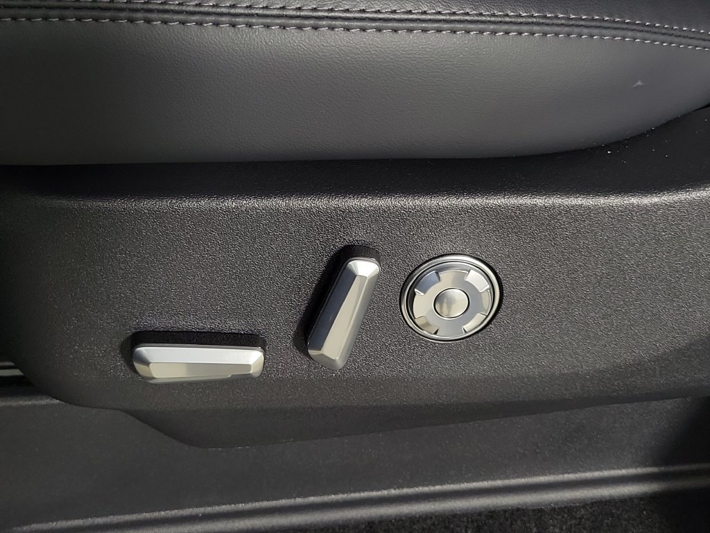 New 2027 Lincoln Navigator L Reserve RWD image 18