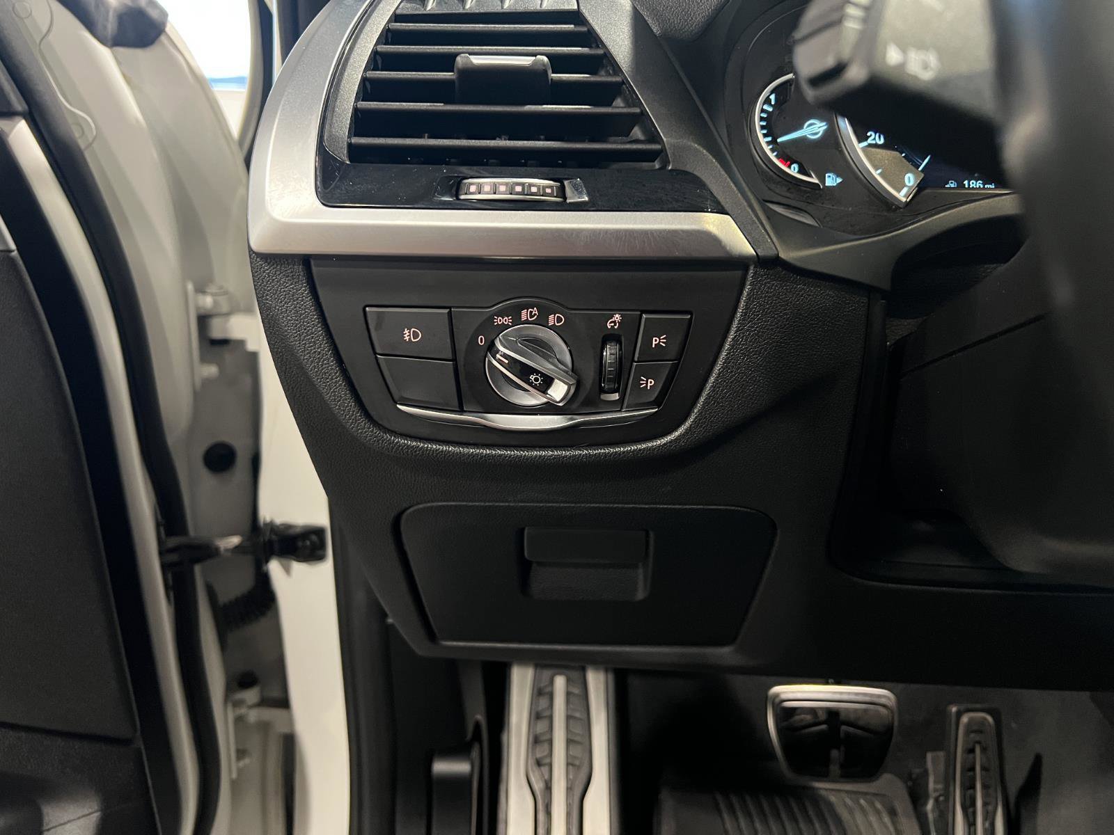 Used 2019 BMW X3 M40i w/ Premium Package image 16