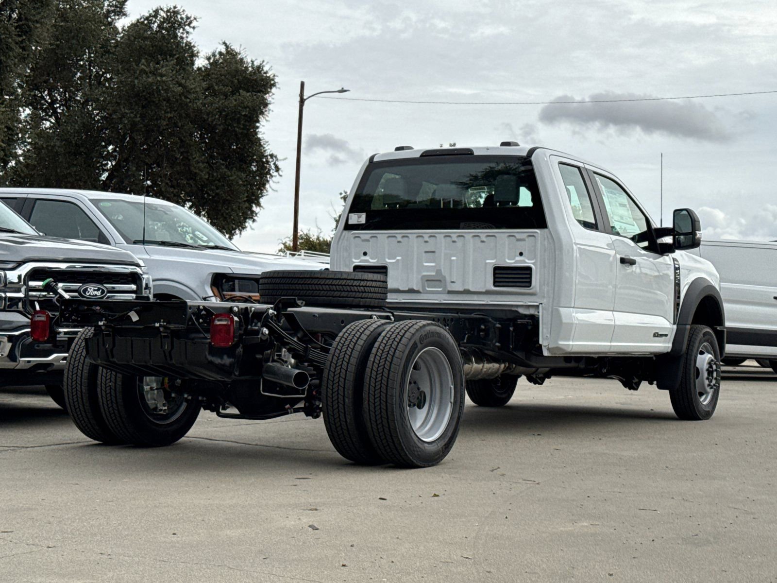 New 2026 Ford F550 2WD SuperCab Super Duty image 3