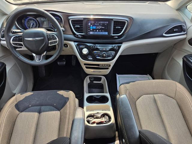 Used 2023 Chrysler Voyager LX FWD image 14