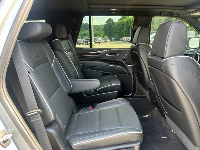 Used 2024 Cadillac Escalade Premium Luxury AWD/4WD image 10