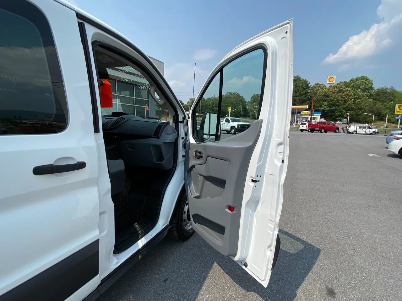 Used 2016 Ford Transit 150 Low Roof RWD image 19