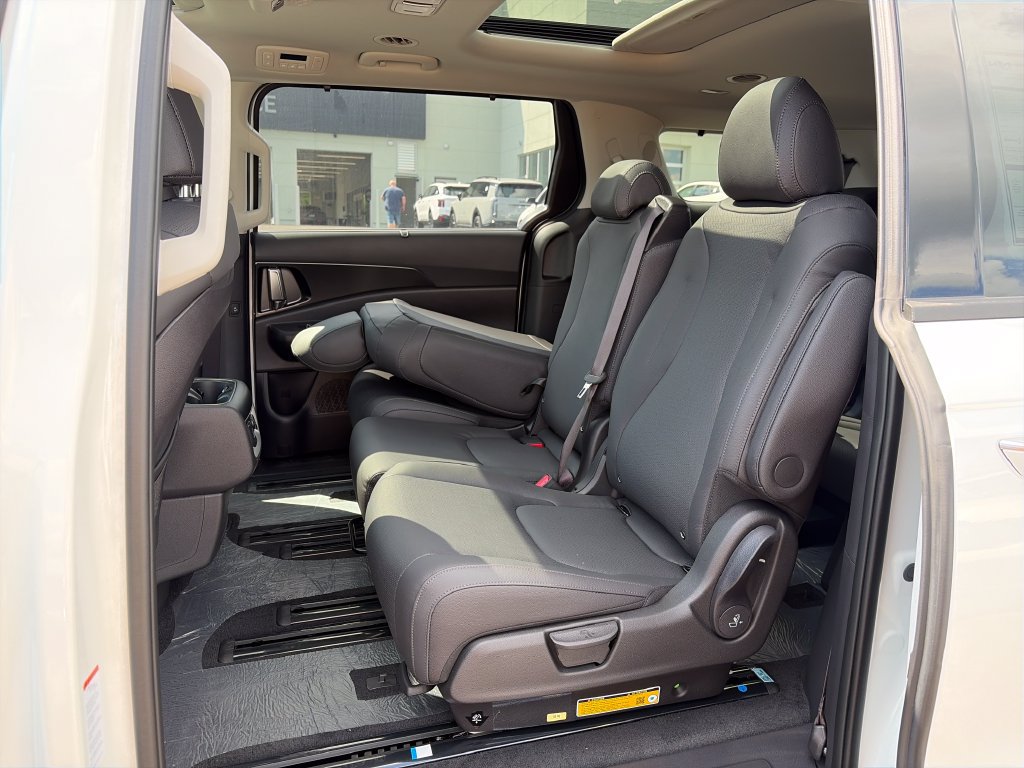 New 2027 Kia Carnival SX Prestige FWD image 26