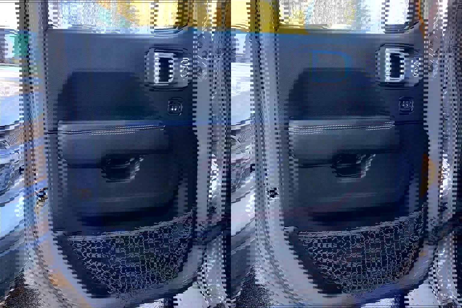 Used 2018 Jeep Wrangler Unlimited Sahara w/ Dual Top Group image 19