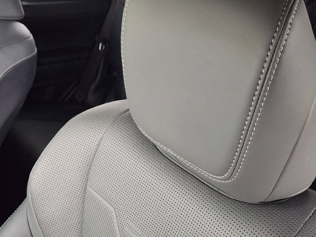 Used 2024 Lexus GX 550 w/ Cold Area Package AWD/4WD image 17