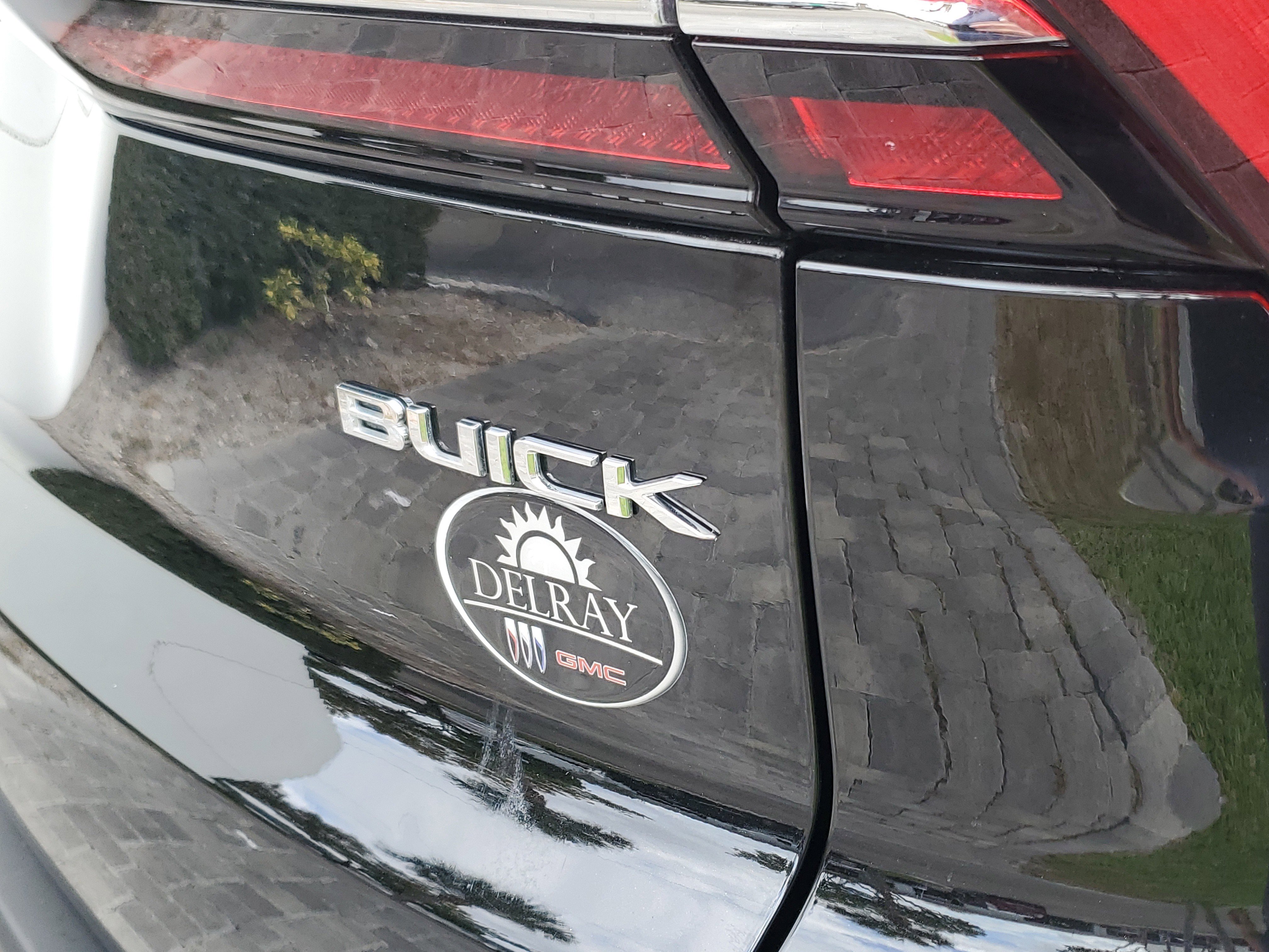 Used 2025 Buick Enclave Preferred image 8