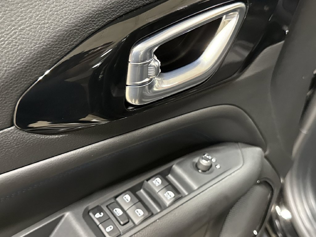 New 2026 Jeep Compass Latitude AWD/4WD image 20