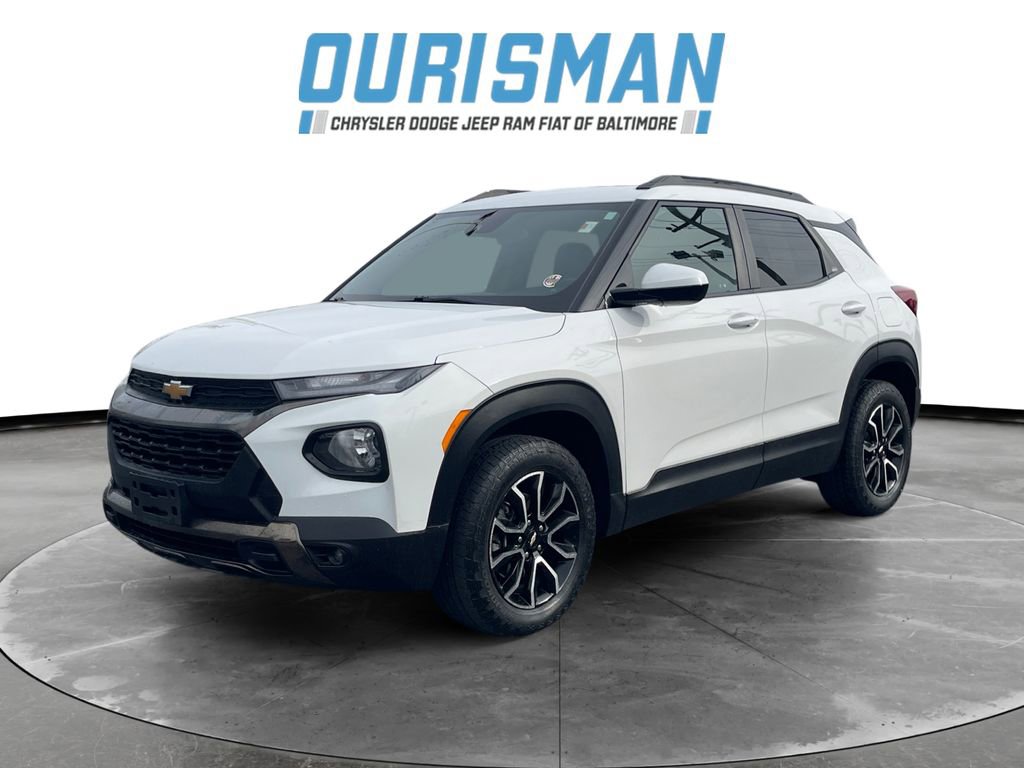 Used 2022 Chevrolet TrailBlazer ACTIV w/ Sun and Liftgate Package image 2