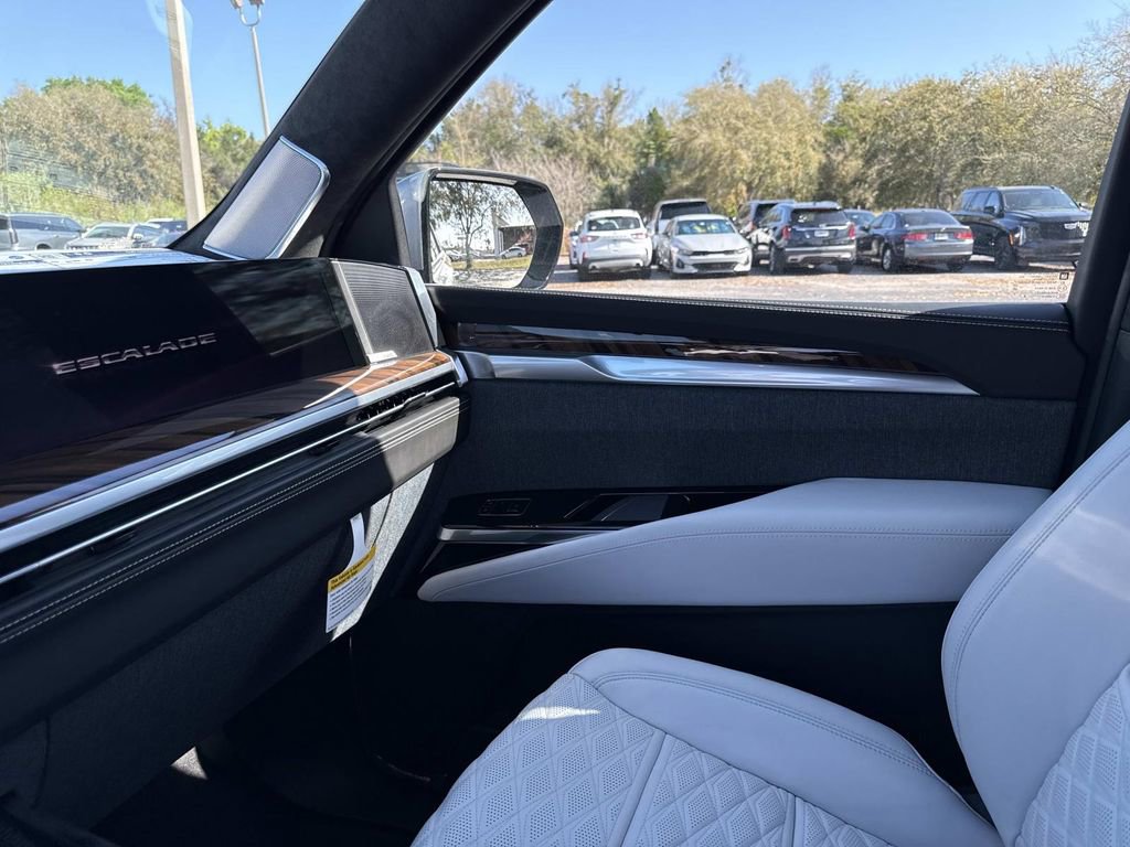 New 2026 Cadillac Escalade ESV Platinum Sport w/ LPO, ONYX Package image 23