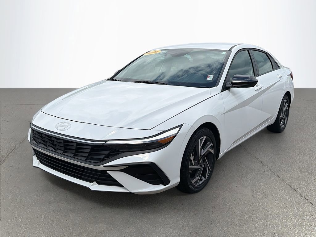 Used 2025 Hyundai Elantra Sport FWD image 8