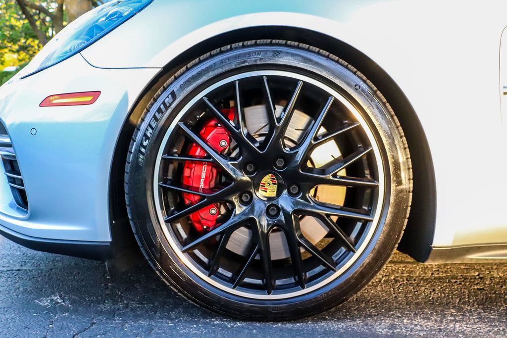 Used 2017 Porsche Panamera Turbo image 11