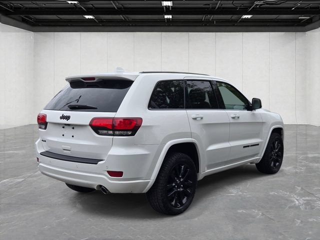 Used 2018 Jeep Grand Cherokee Altitude AWD/4WD image 5