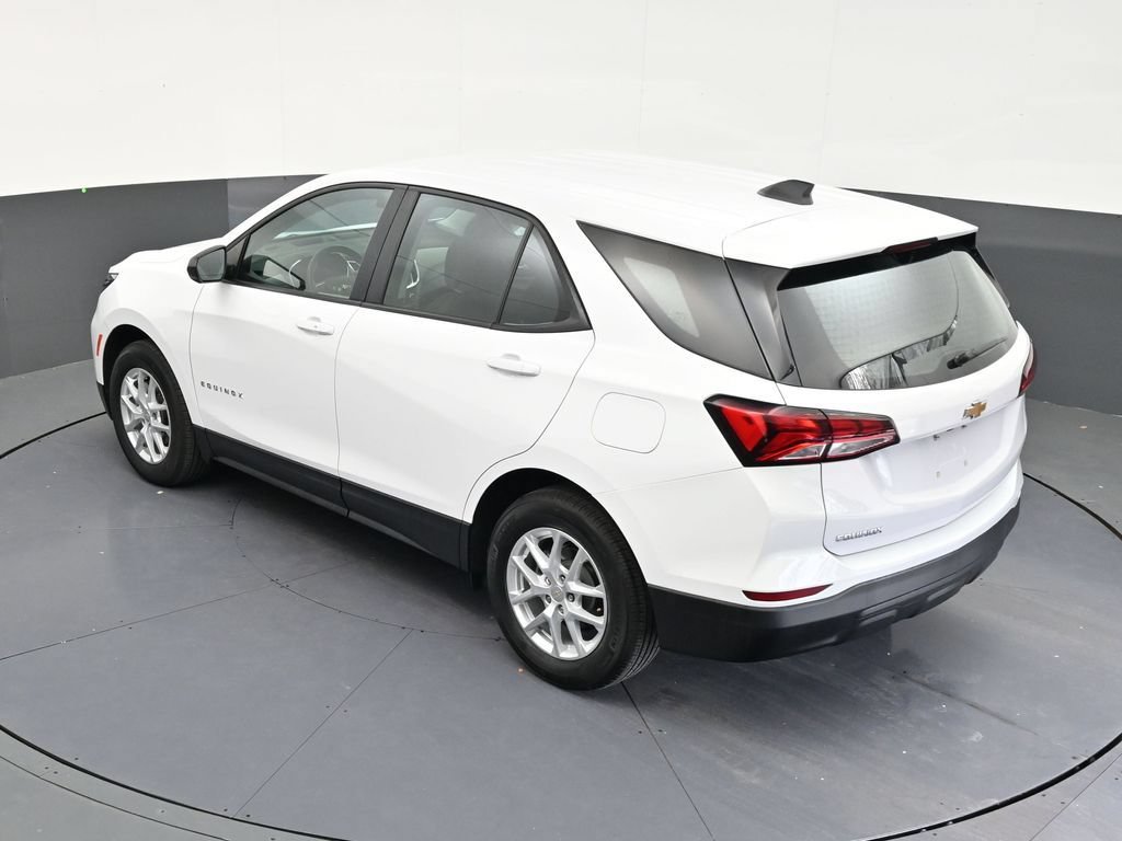 Used 2024 Chevrolet Equinox LS FWD image 11
