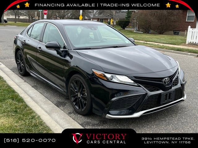 Used 2023 Toyota Camry XSE image 3