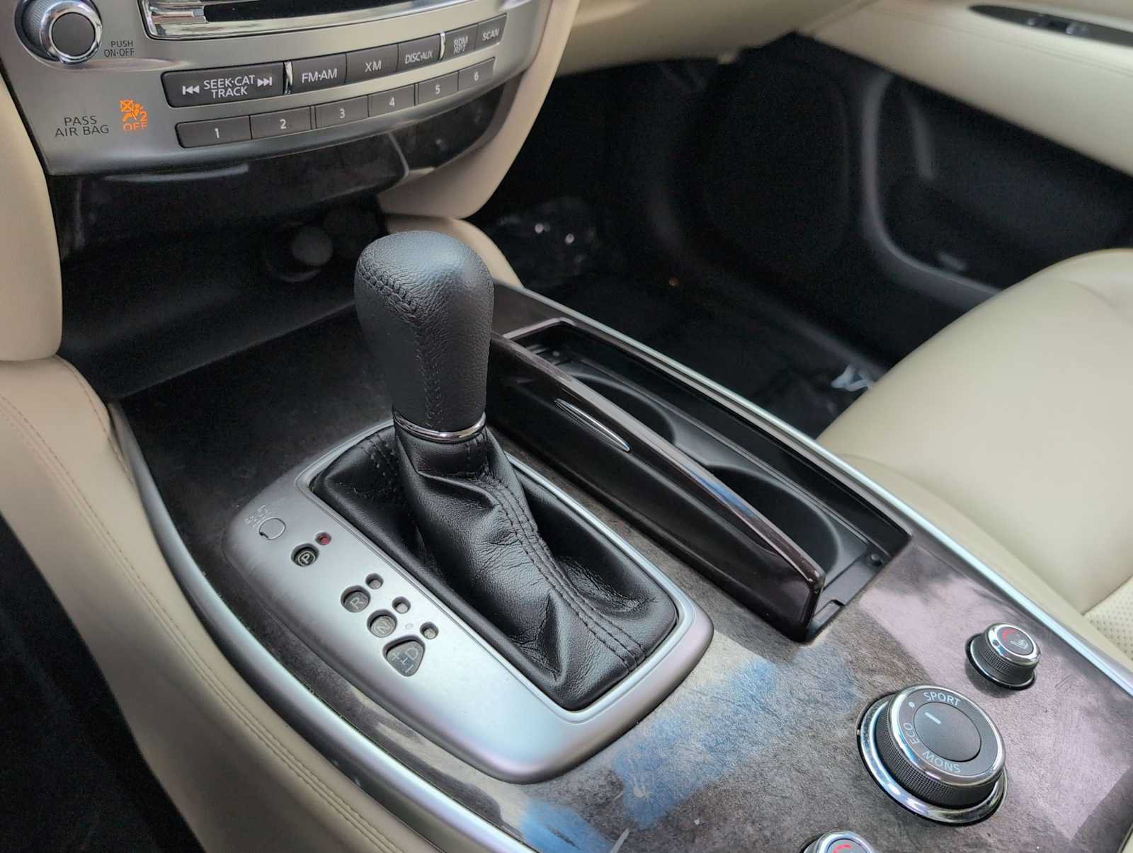 Used 2015 INFINITI QX60 Luxe w/ Premium Plus Package AWD/4WD image 30