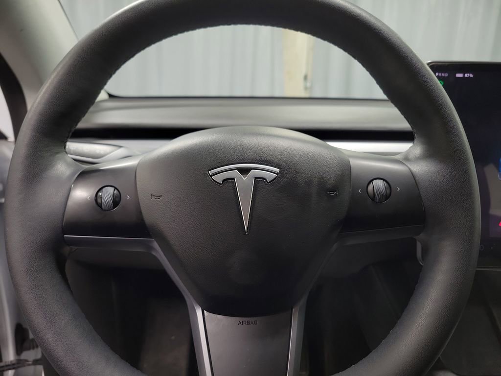 Used 2022 Tesla Model Y Long Range image 19