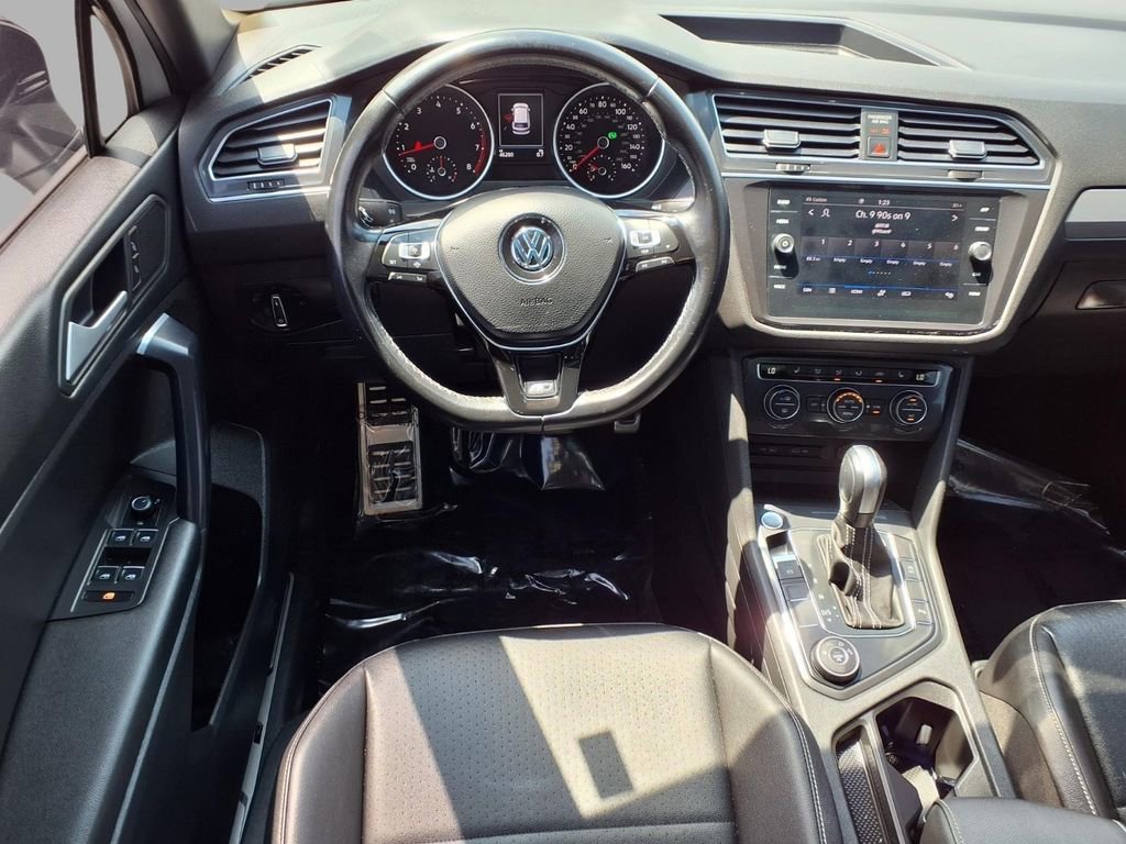 Used 2021 Volkswagen Tiguan SE R-Line AWD/4WD image 4