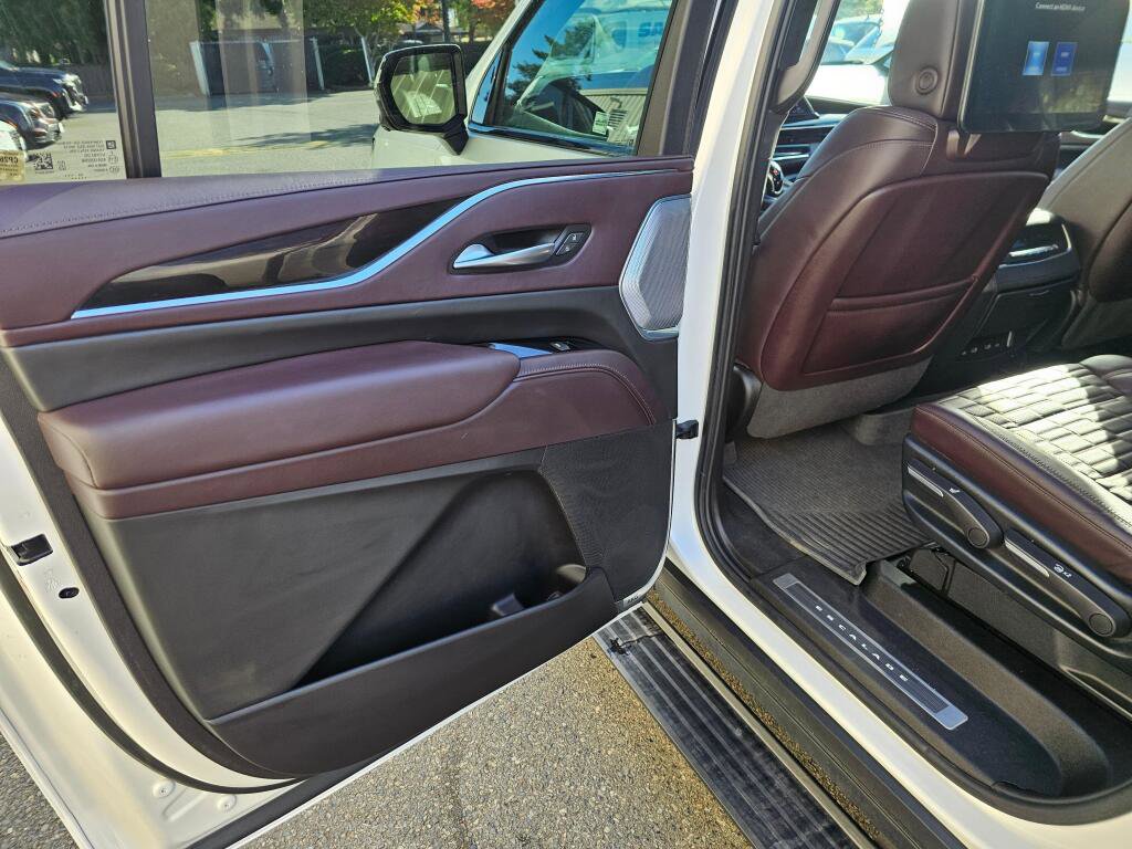 Certified 2023 Cadillac Escalade ESV Sport Platinum image 19