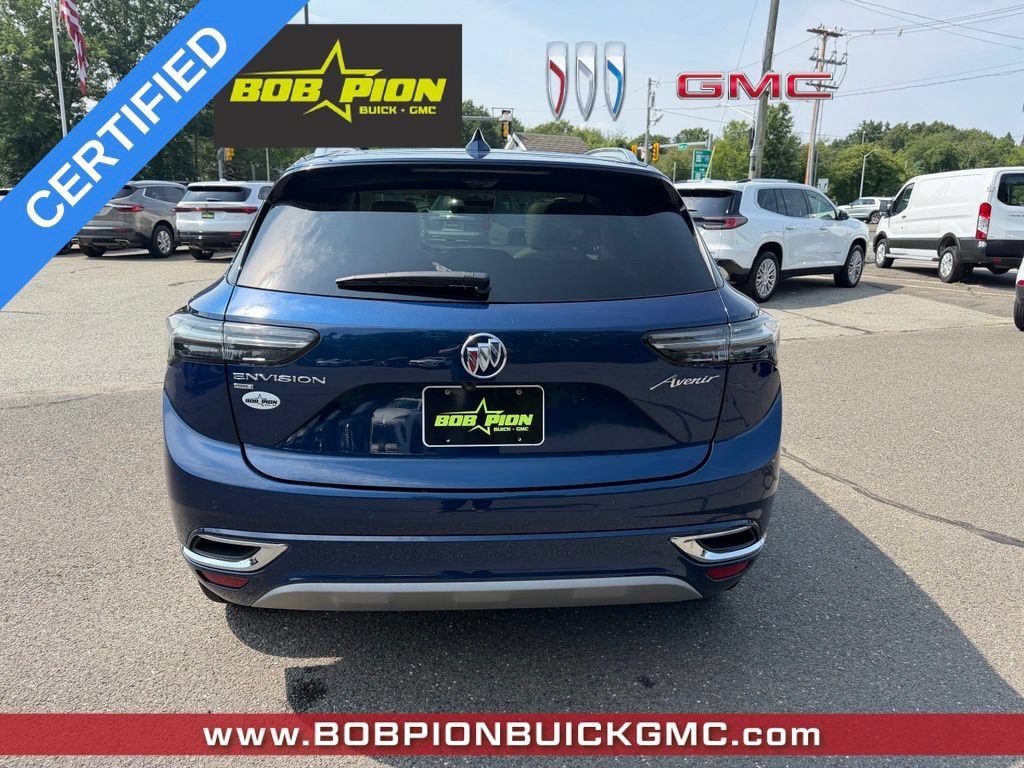 Certified 2022 Buick Envision Avenir w/ Technology Package II AWD/4WD image 5