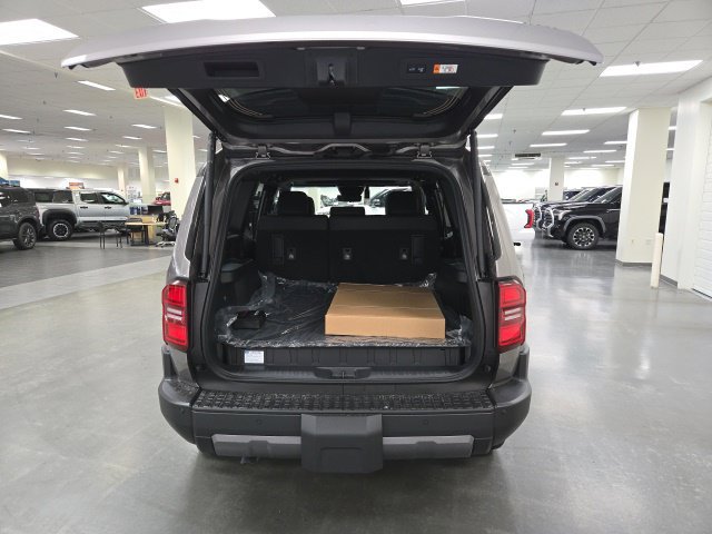 New 2027 Toyota Land Cruiser w/ Premium Package AWD/4WD image 16