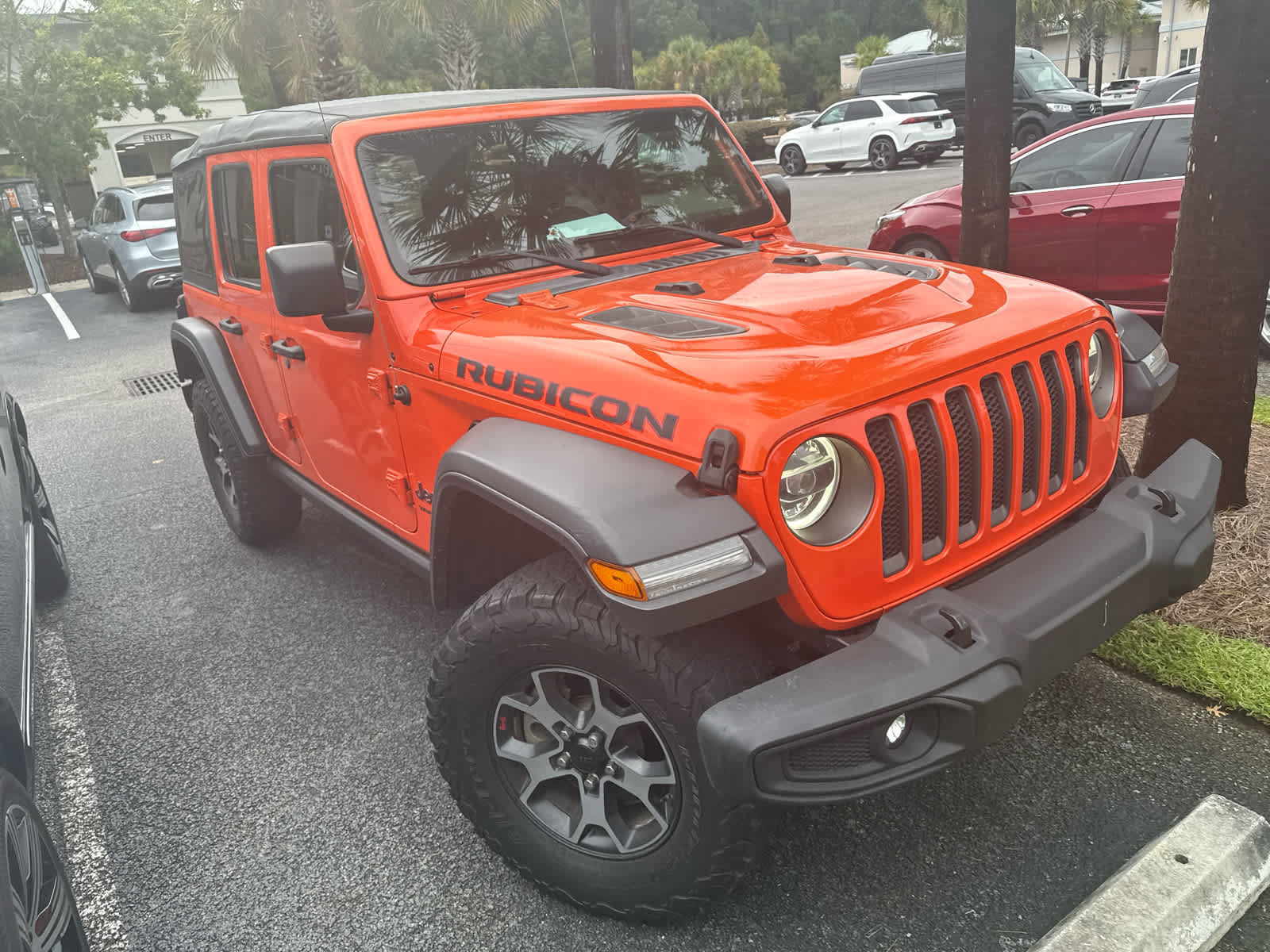Used 2018 Jeep Wrangler Unlimited Rubicon w/ LED Lighting Group AWD/4WD image 4