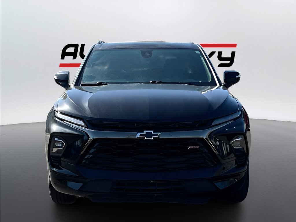 Used 2025 Chevrolet Blazer RS w/ Driver Confidence II Package FWD image 2