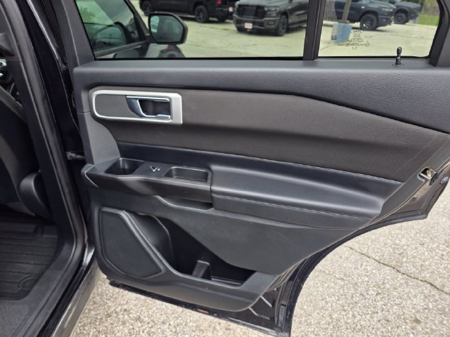 Used 2020 Ford Explorer XLT w/ Comfort Package AWD/4WD image 13