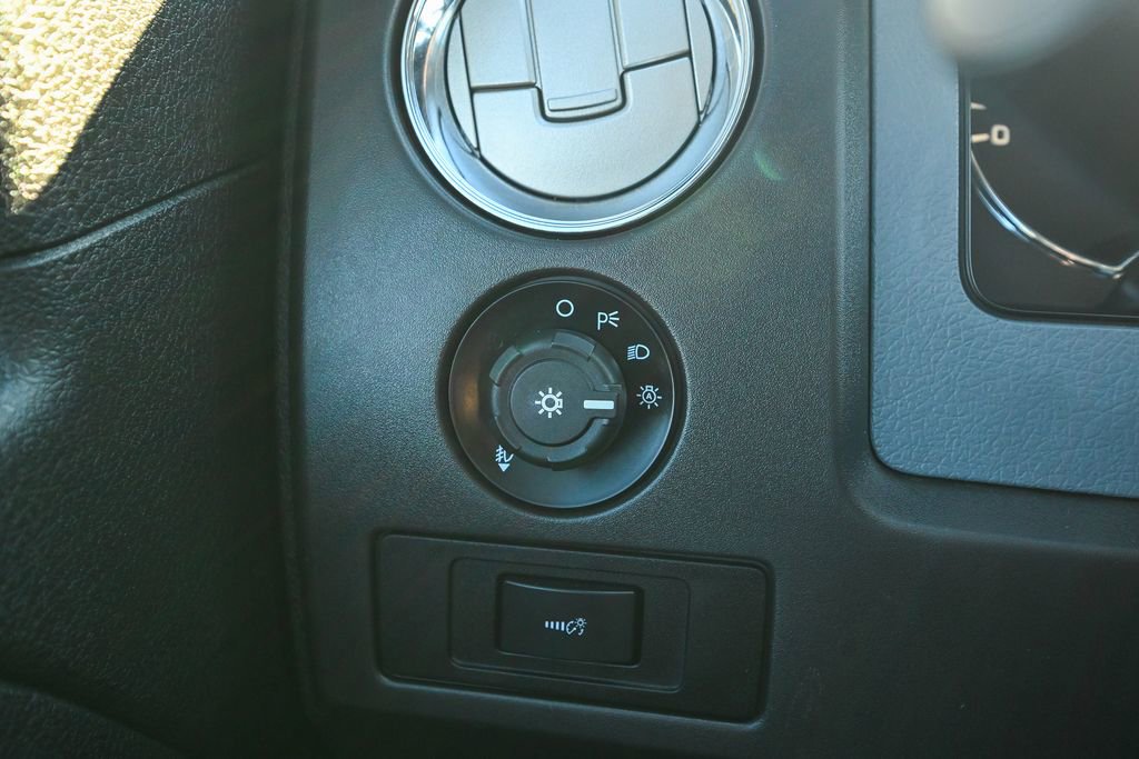 Used 2014 Ford F150 XLT image 36