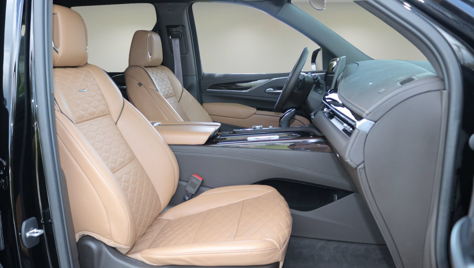 Certified 2023 Cadillac Escalade Premium Luxury RWD image 19