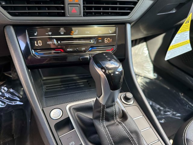 New 2027 Volkswagen Jetta SE FWD image 22