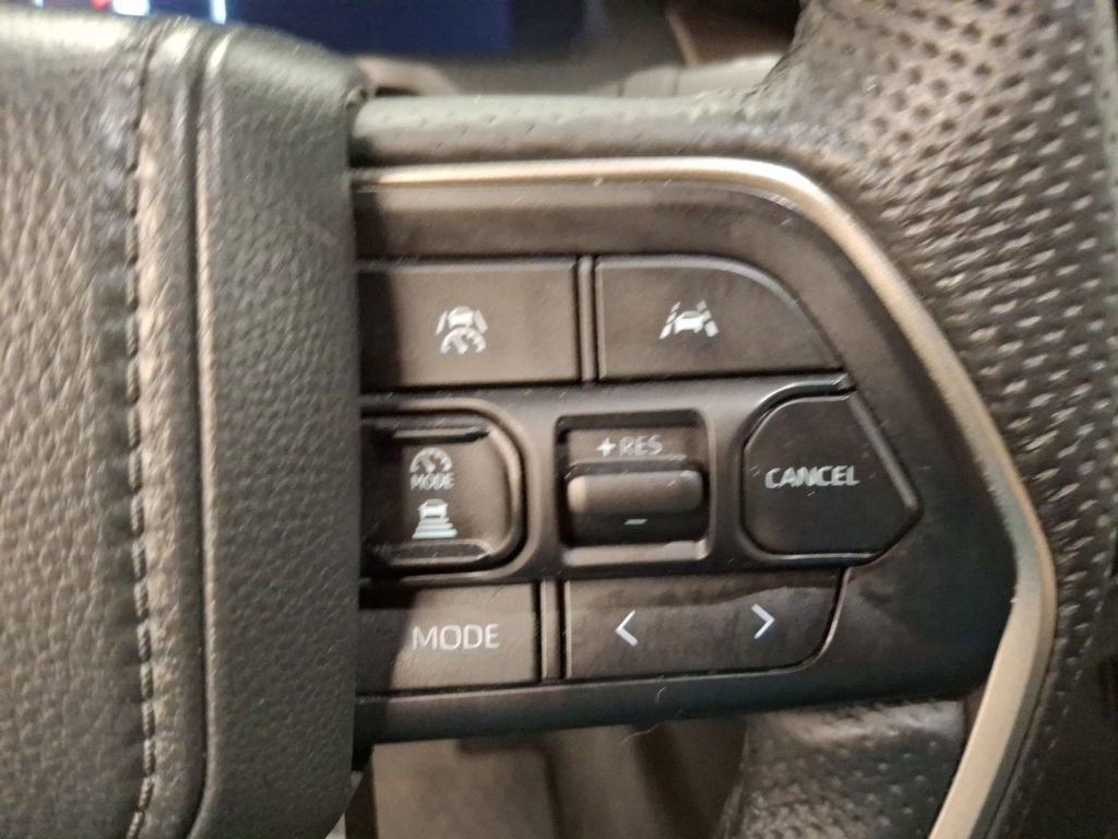 Used 2025 Toyota Tacoma TRD Sport AWD/4WD image 18