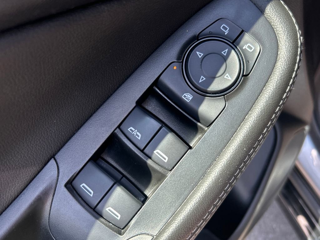 Used 2024 Buick Encore GX Sport Touring AWD/4WD image 19