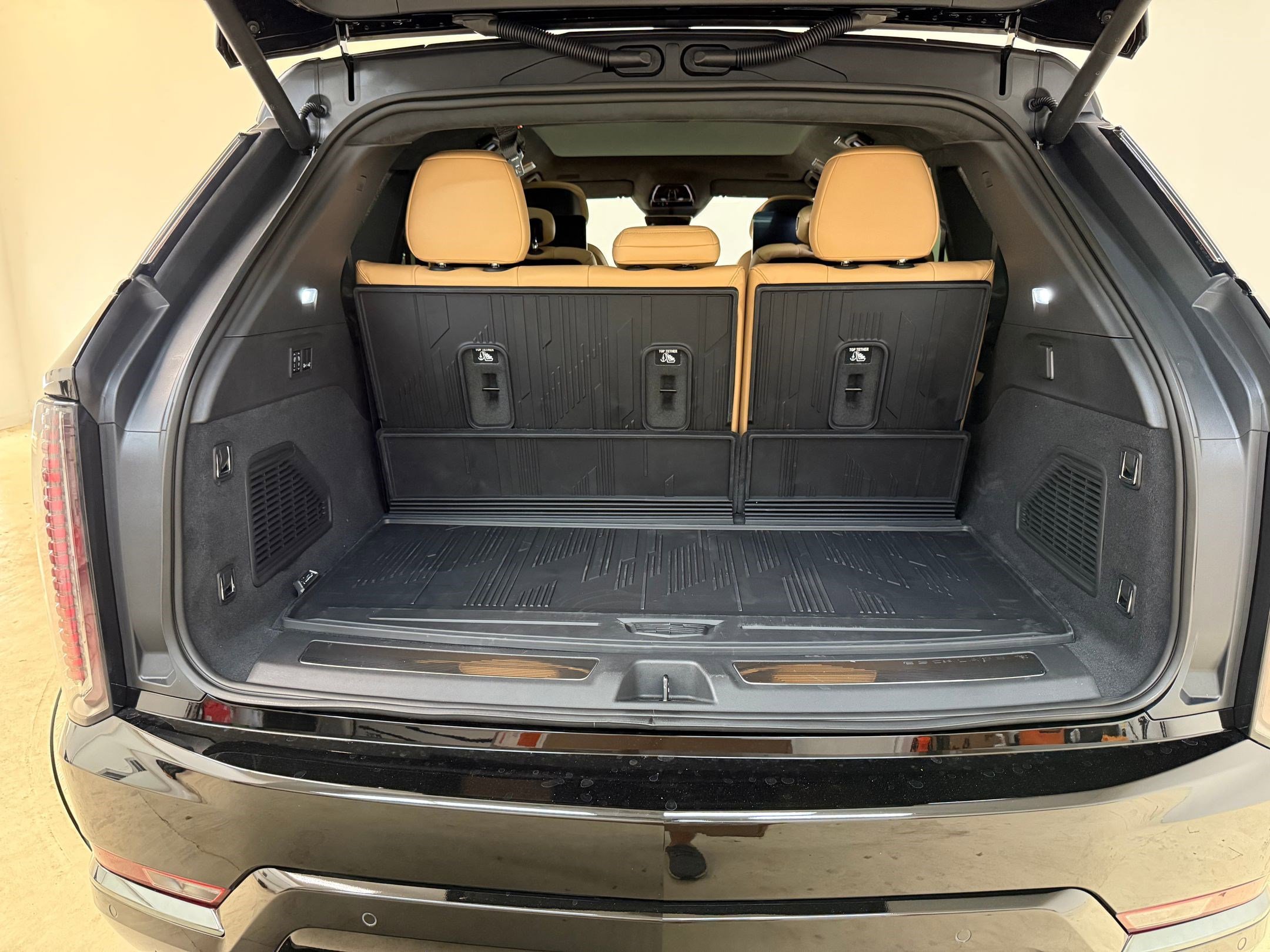 New 2026 Cadillac Escalade IQ Sport 2 w/ LPO, Floor Liner Package image 28