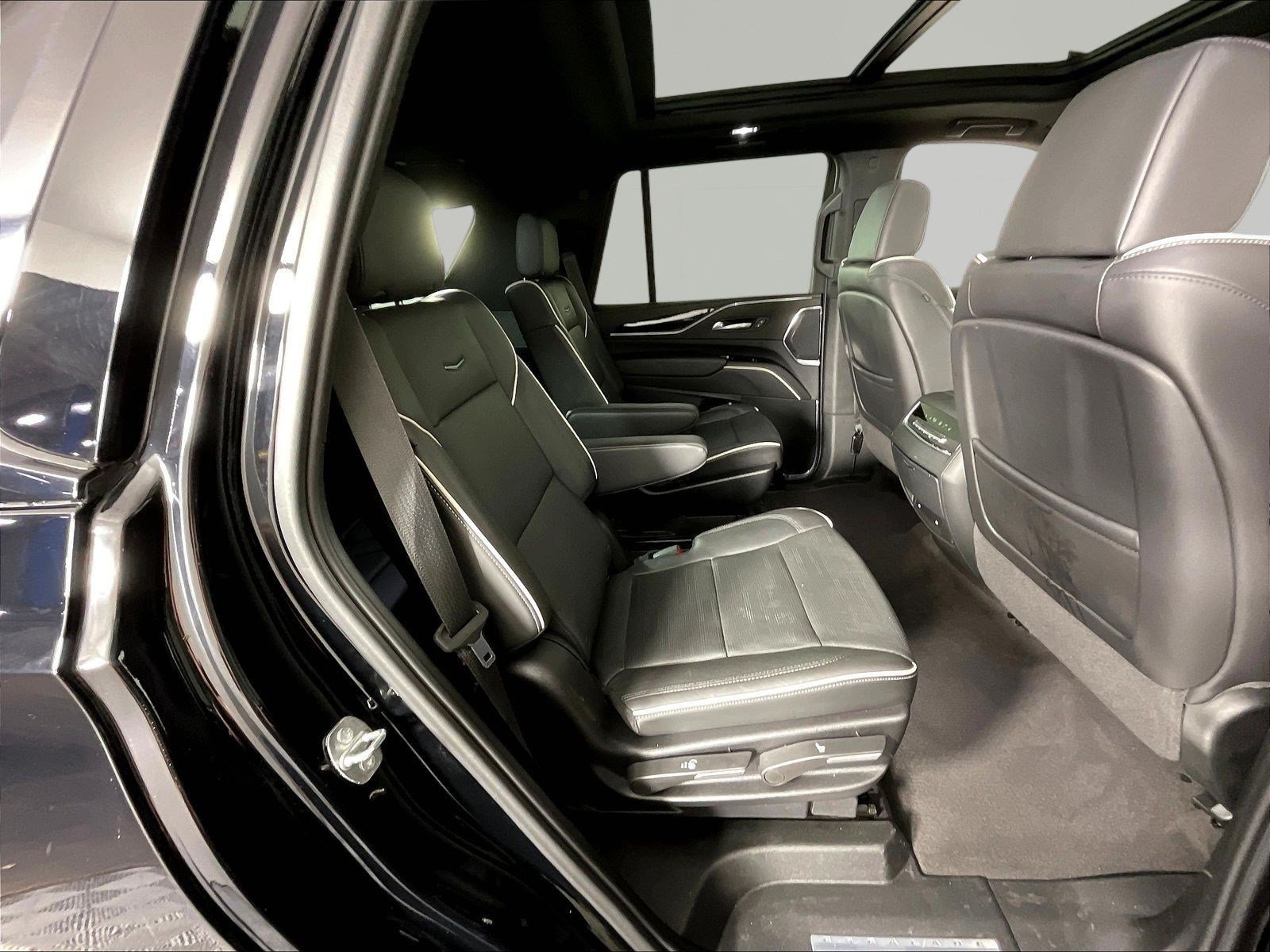 Used 2024 Cadillac Escalade Sport AWD/4WD image 25