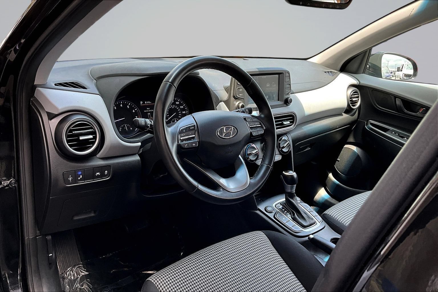 Used 2021 Hyundai Kona SEL Plus w/ Cargo Package AWD/4WD image 14