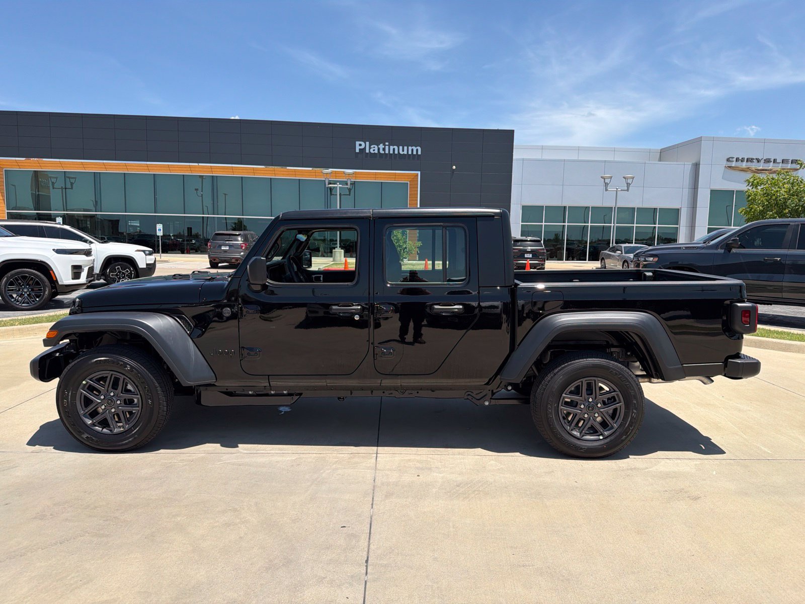 New 2026 Jeep Gladiator Sport AWD/4WD image 2