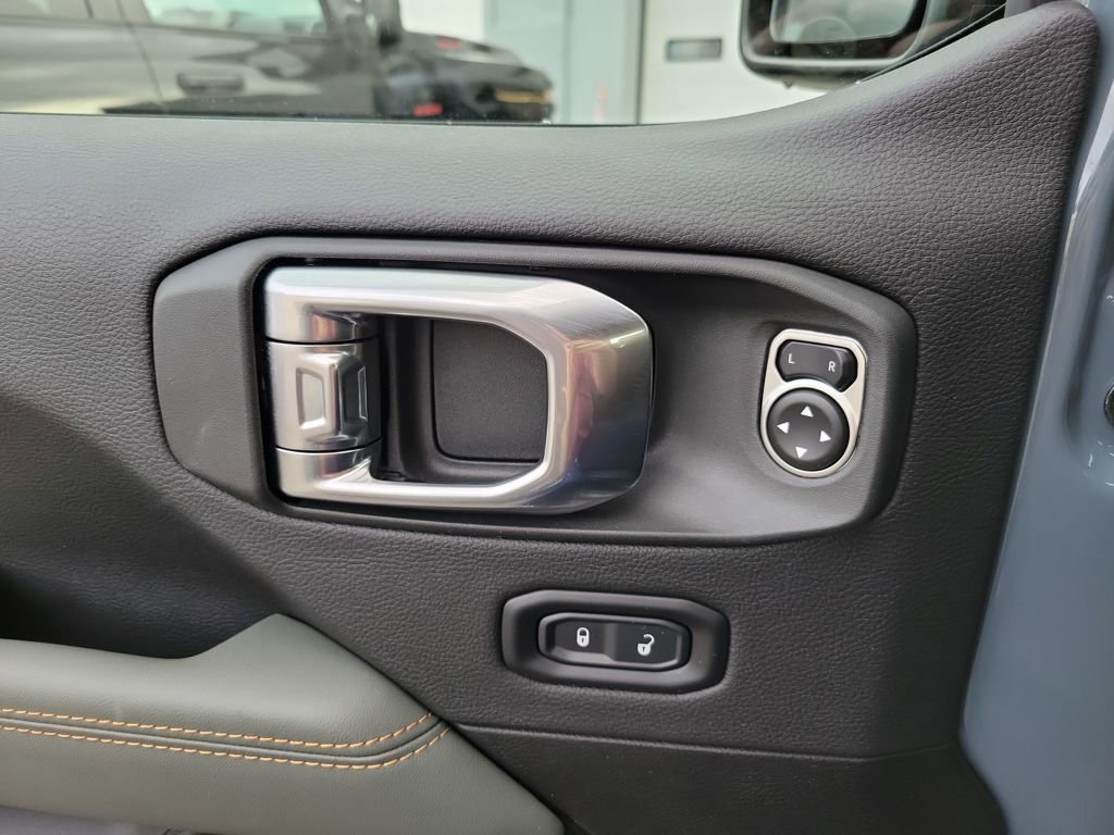 New 2026 Jeep Gladiator Mojave image 25