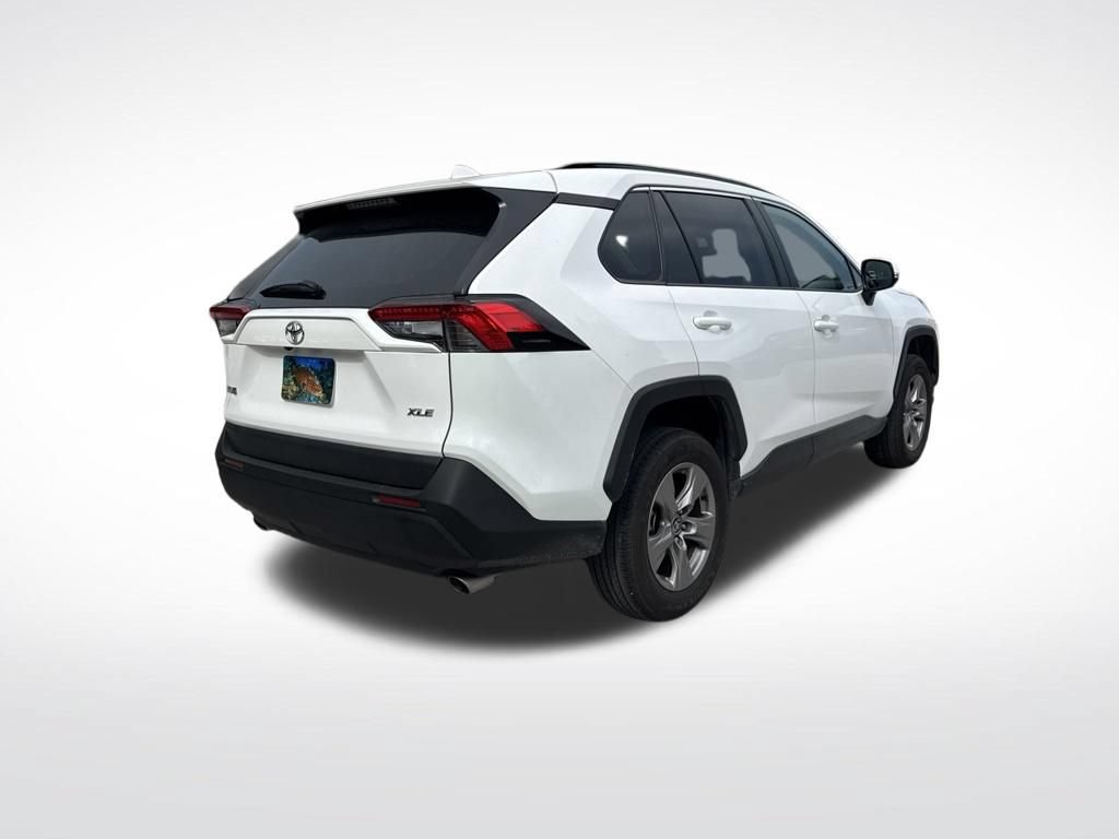 Used 2025 Toyota RAV4 XLE FWD image 5
