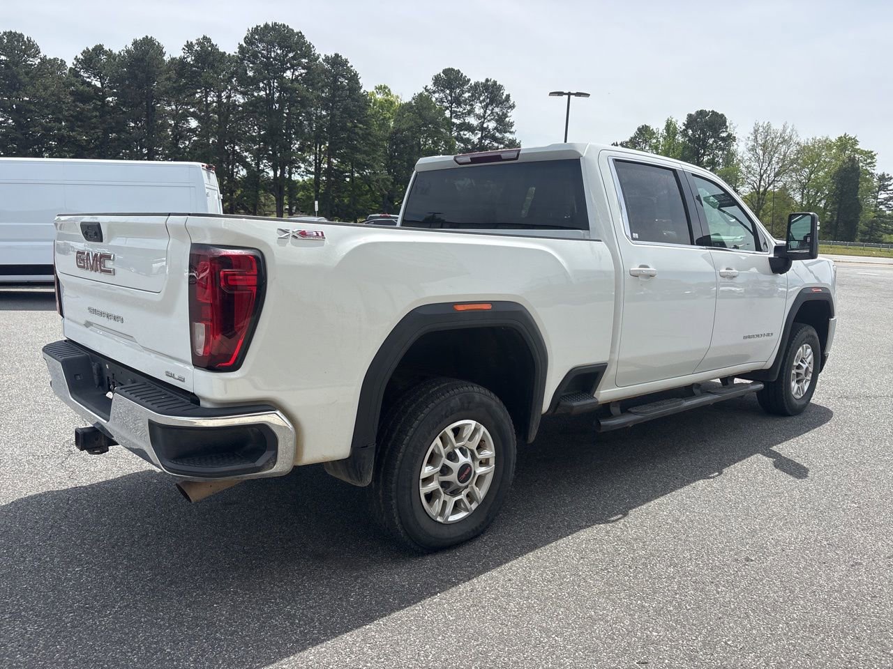 Used 2023 GMC Sierra 2500 SLE w/ SLE Convenience Package image 8