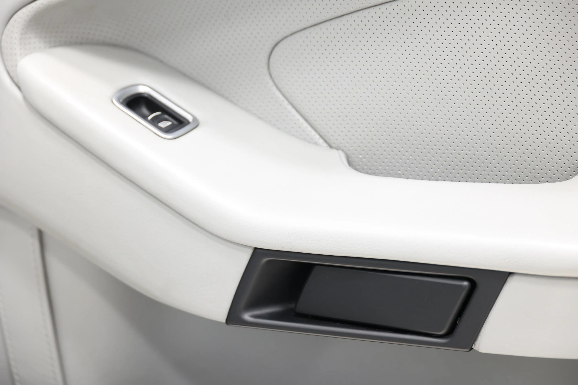 Used 2014 Aston Martin Vanquish Volante RWD image 74