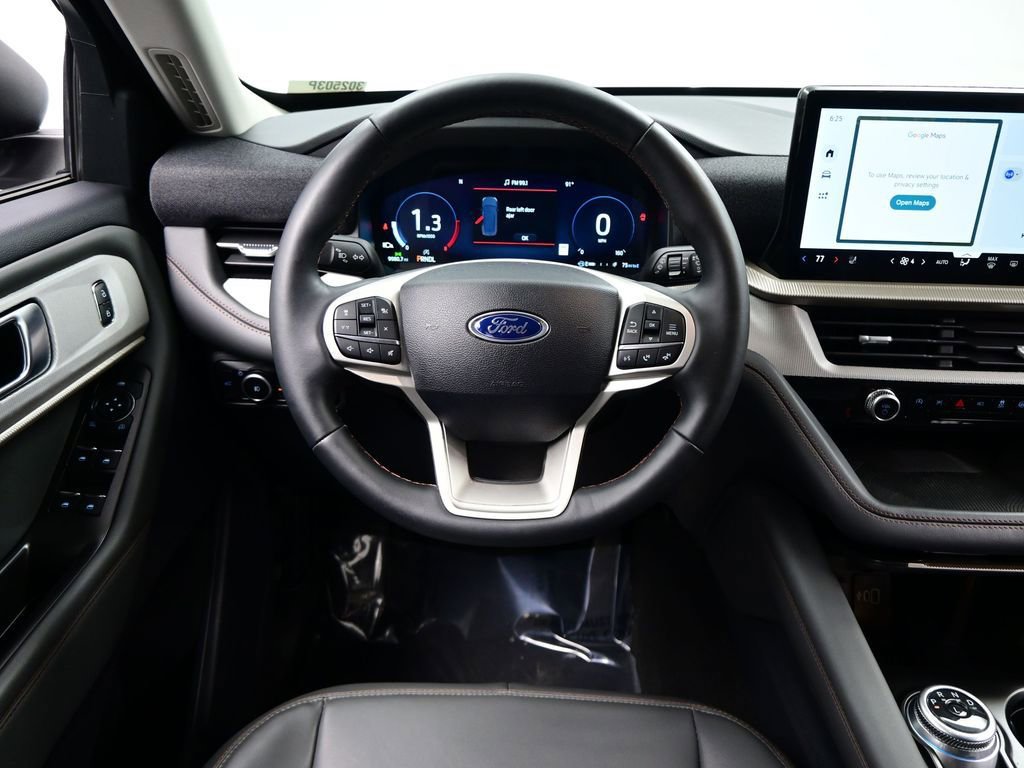 Used 2025 Ford Explorer Active w/ Active Comfort Package image 13